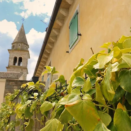 Benvenuti Near Motovun For 8 People - Pet Friendly With Salt - Water Pool Villa