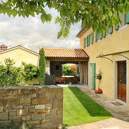 Villa Benvenuti Near Motovun For 8 People - Pet Friendly With Salt - Water Pool