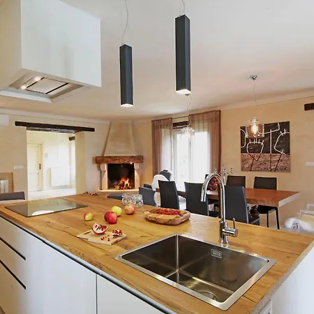 Benvenuti Near Motovun For 8 People - Pet Friendly With Salt - Water Pool *